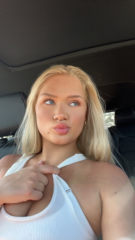 Harley King nude photo 6