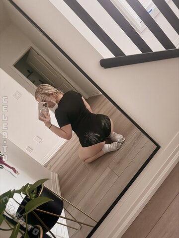 harleygonebad nude photo 5