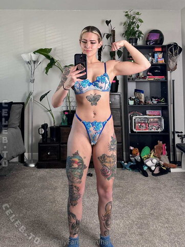 Harlyhaze nude photo 29