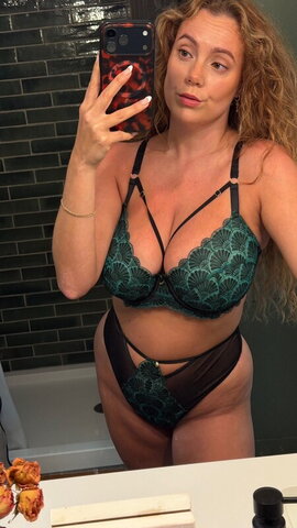 Harmony Joy nude photo 2