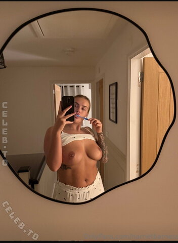 Harriet Barnes nude photo 1