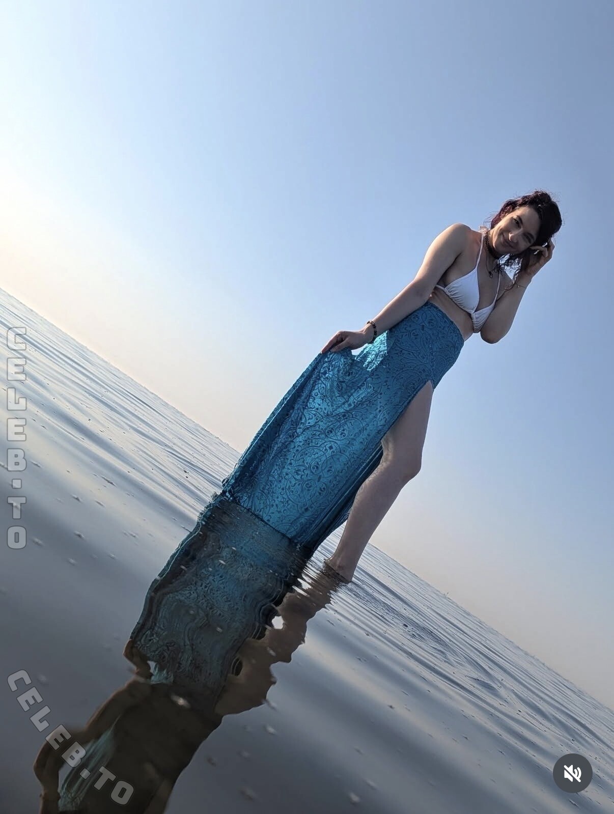 Haselnuuuss nude photo 1