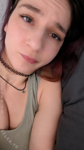 Haselnuuuss nude photo 1