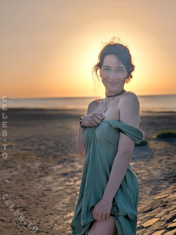 Haselnuuuss nude photo 1