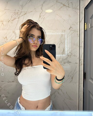 Hastijuneee nude photo 5