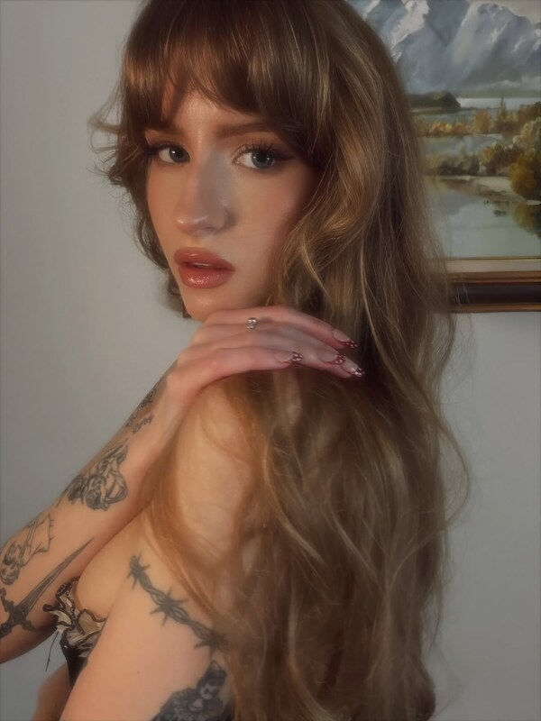 hauntedantique nude photo 1