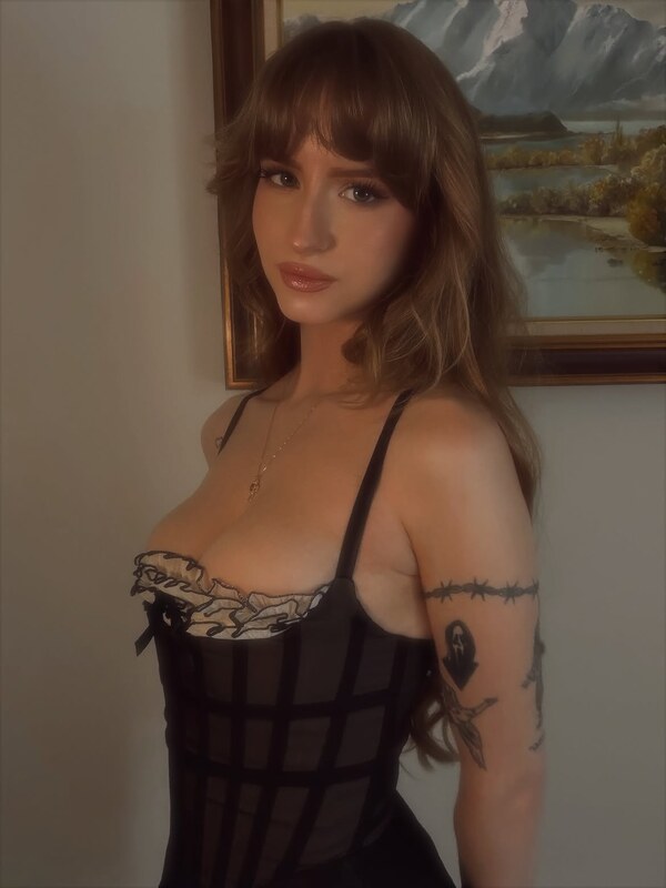hauntedantique nude photo 9