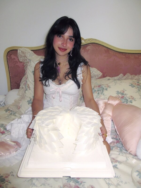 Hawnie nude photo 4