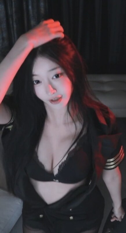 Haxxnini nude photo 6