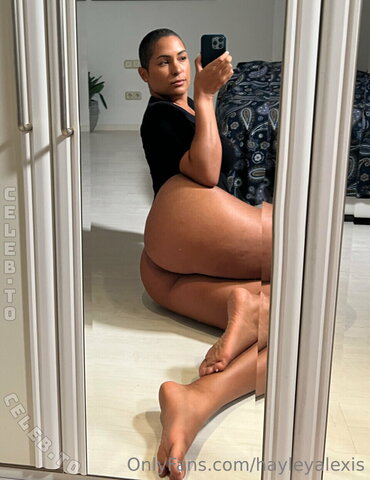 Hayley Alexis nude photo 6