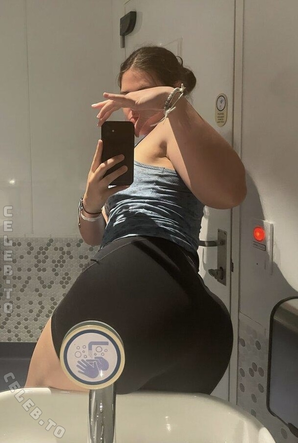 Hayley Hamilton nude photo 2