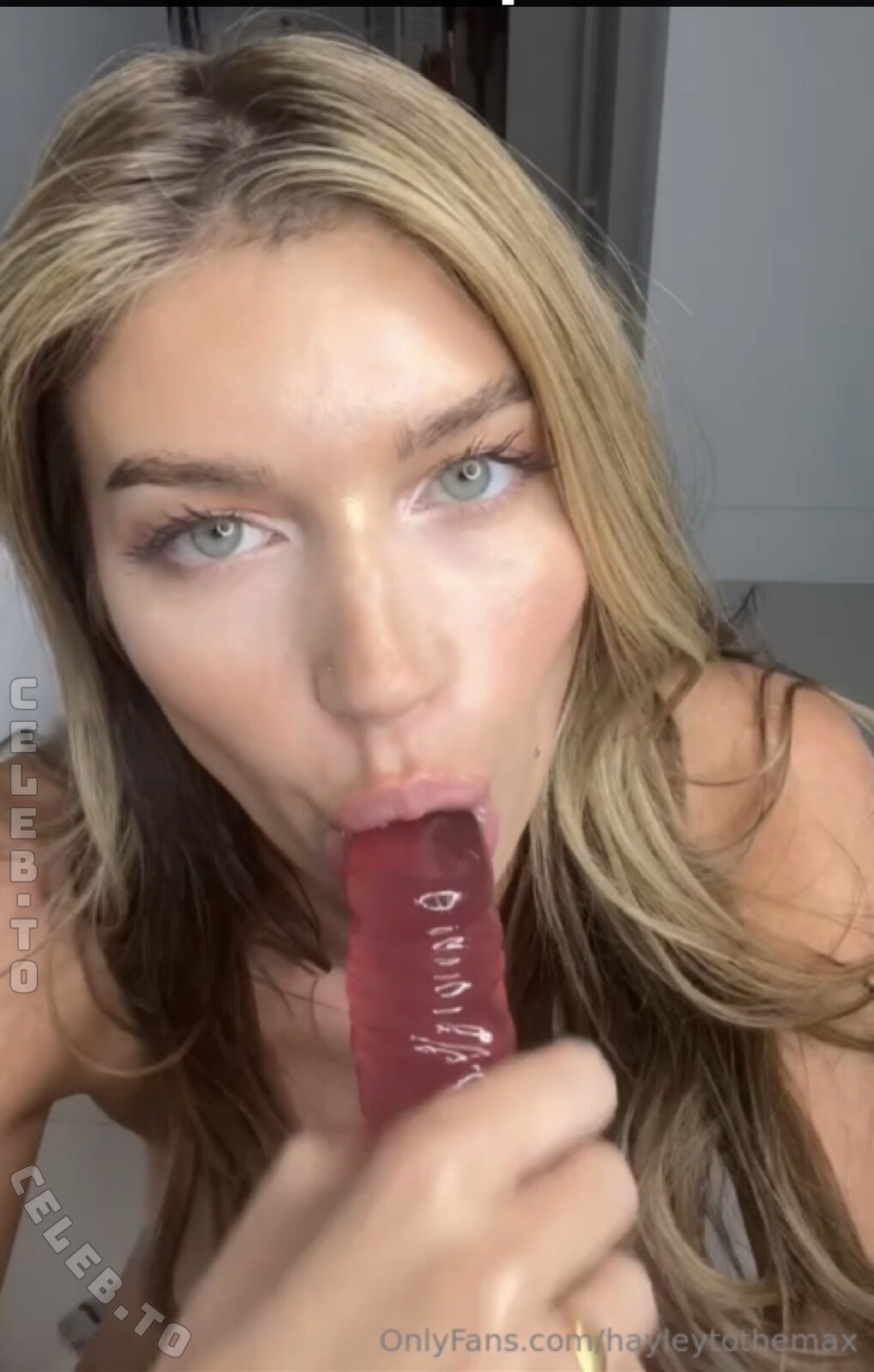 Hayley Maxfield nude photo 2