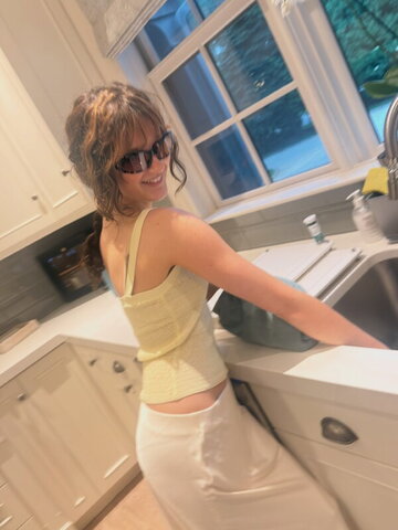 Hayley Noelle LeBlanc nude photo 1