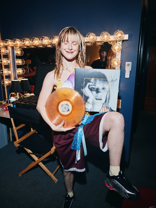 Hayley Williams nude photo 19