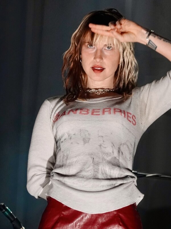 Hayley Williams nude photo 5