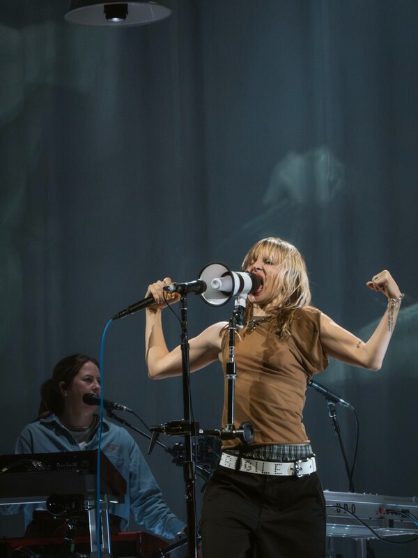Hayley Williams nude photo 7