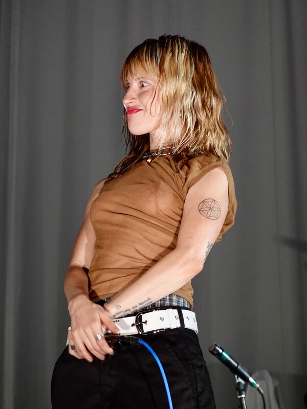 Hayley Williams nude photo 22