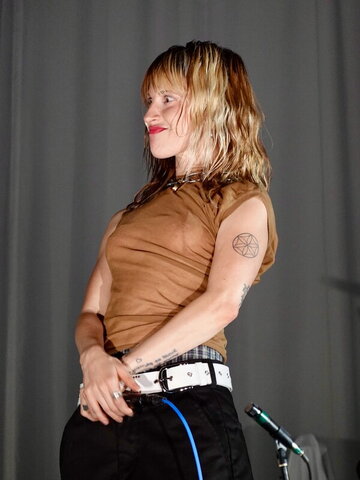 Hayley Williams nude photo 1