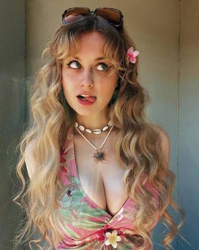 Haylo Hayley nude photo 1