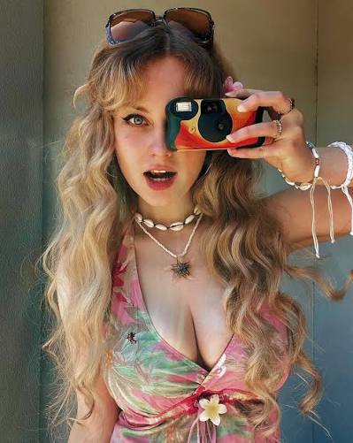 Haylo Hayley nude photo 6