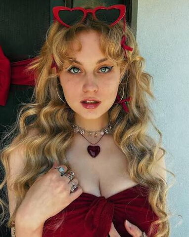 Haylo Hayley nude photo 9