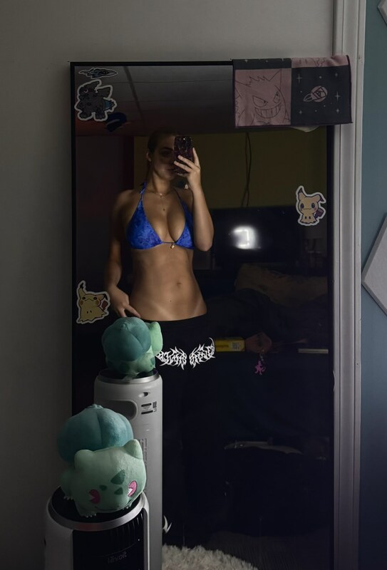 HayMartinn hal_es nude photo 1