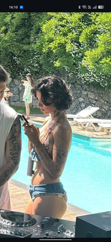 Hazal Bayazit nude photo 2