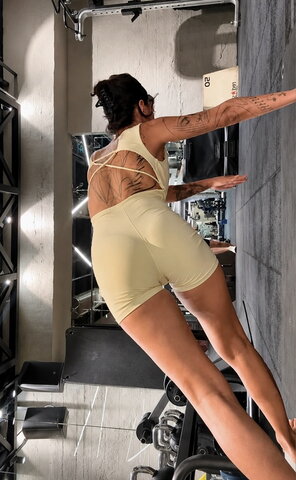 Hazal Bayazit nude photo 3