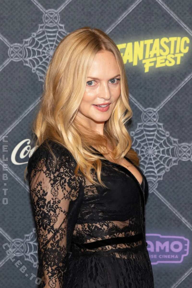 Heather Graham nude photo 1