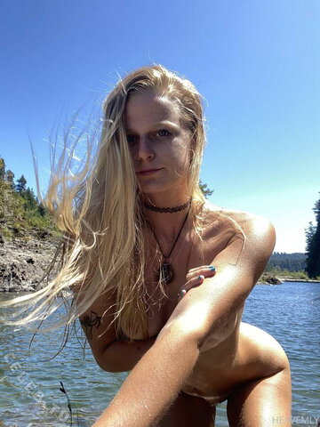 heavemly nude photo 112