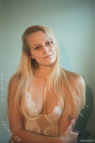 heavemly nude photo 46