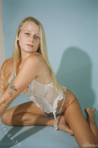 heavemly nude photo 41