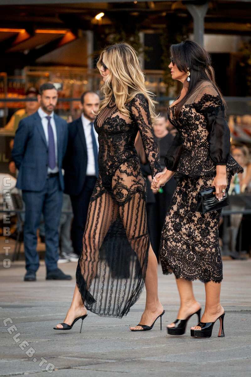 Heidi Klum nude photo 14
