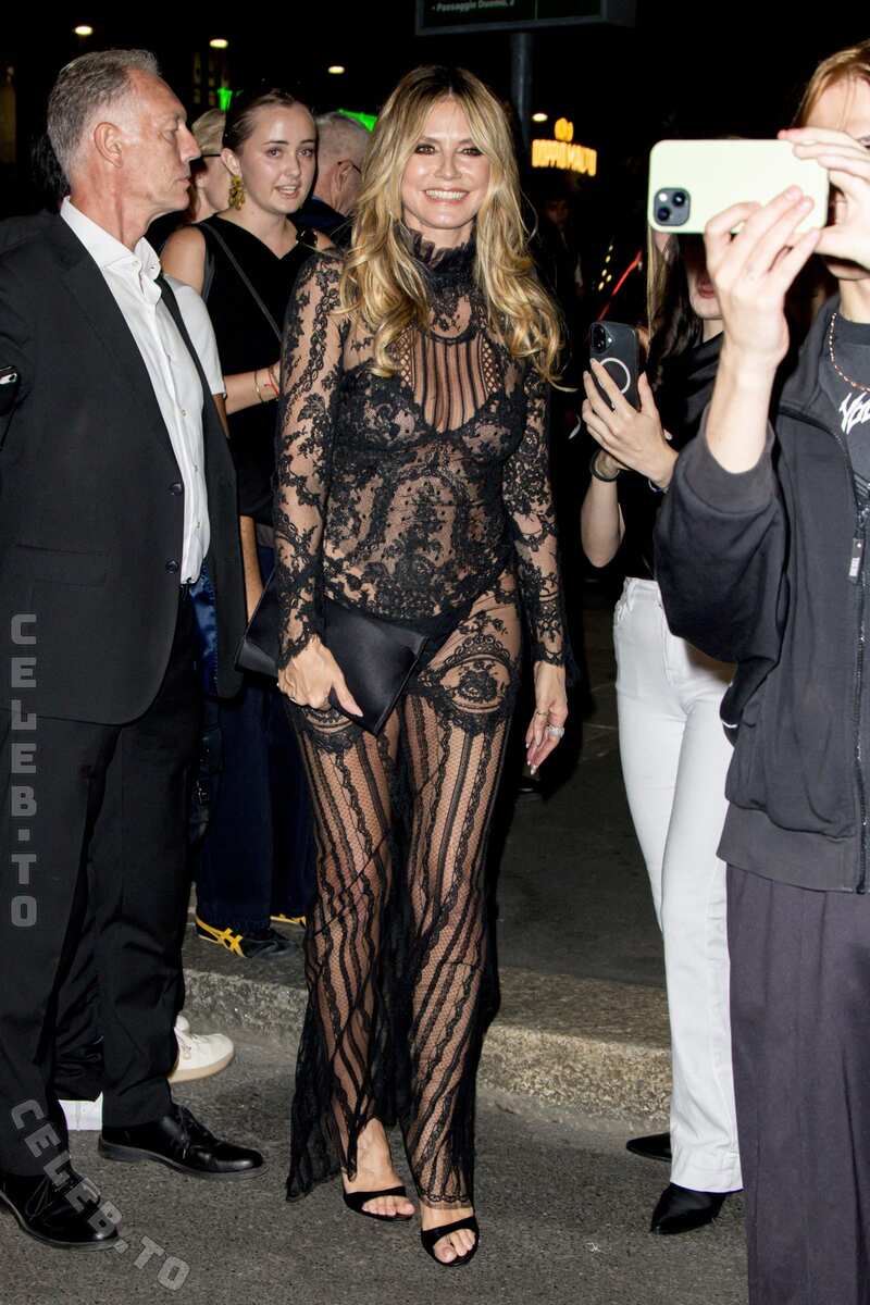 Heidi Klum nude photo 16