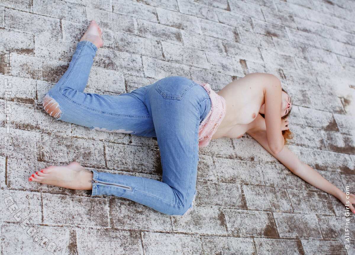 Heidi Romanova nude photo 13