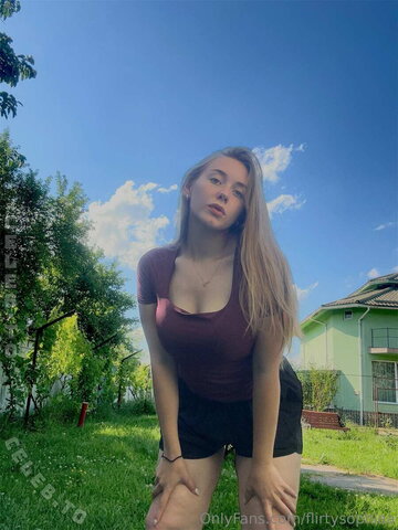HeiligeJulia nude photo 4