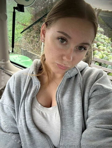 HeiligeJulia nude photo 22