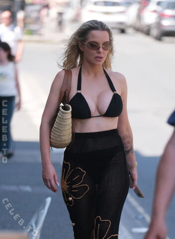 Helen Flanagan photo 4