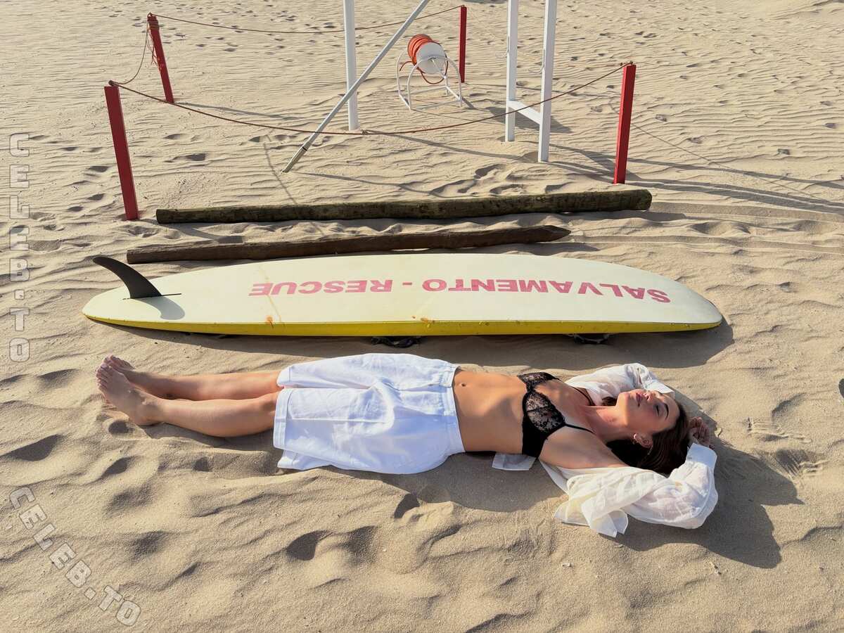 Helena Beckmann nude photo 4