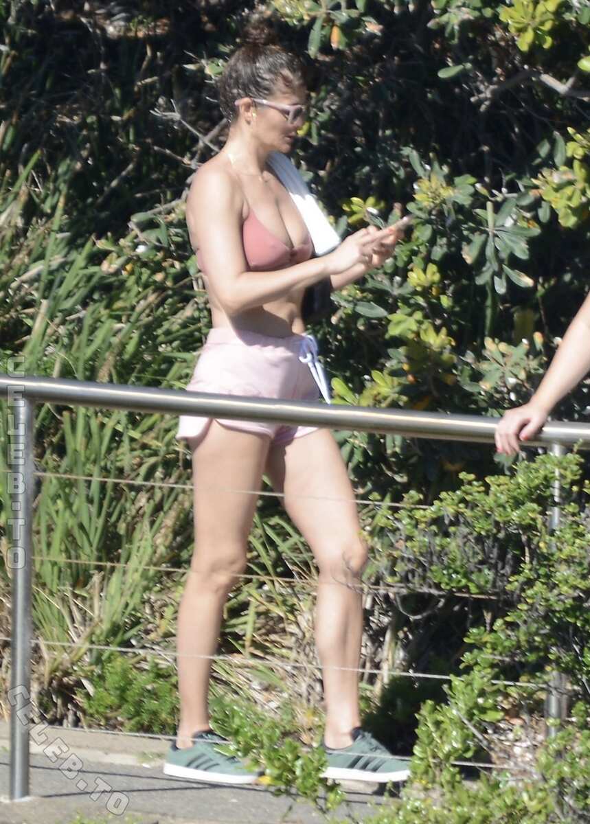Helena Christensen nude photo 2