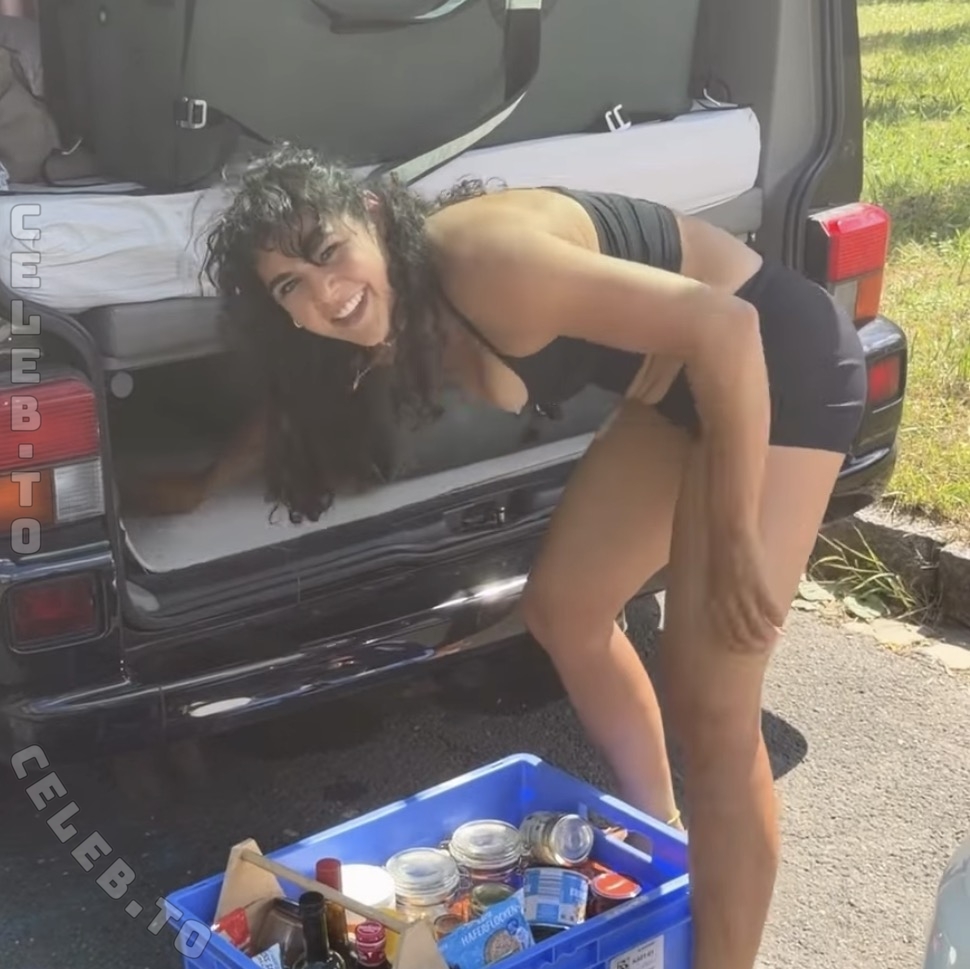 Helena Daher nude photo 2