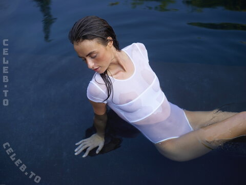 Helena Hall nude photo 32