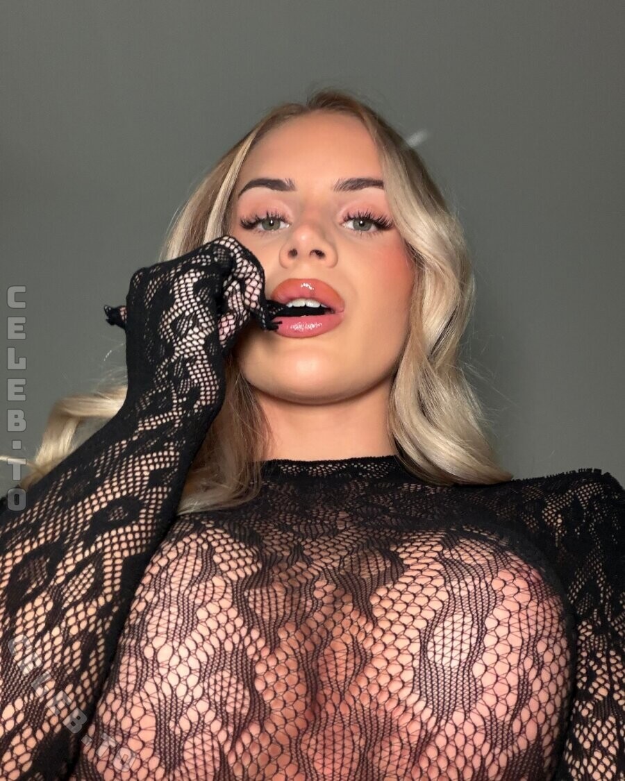 Helenaakln nude photo 10
