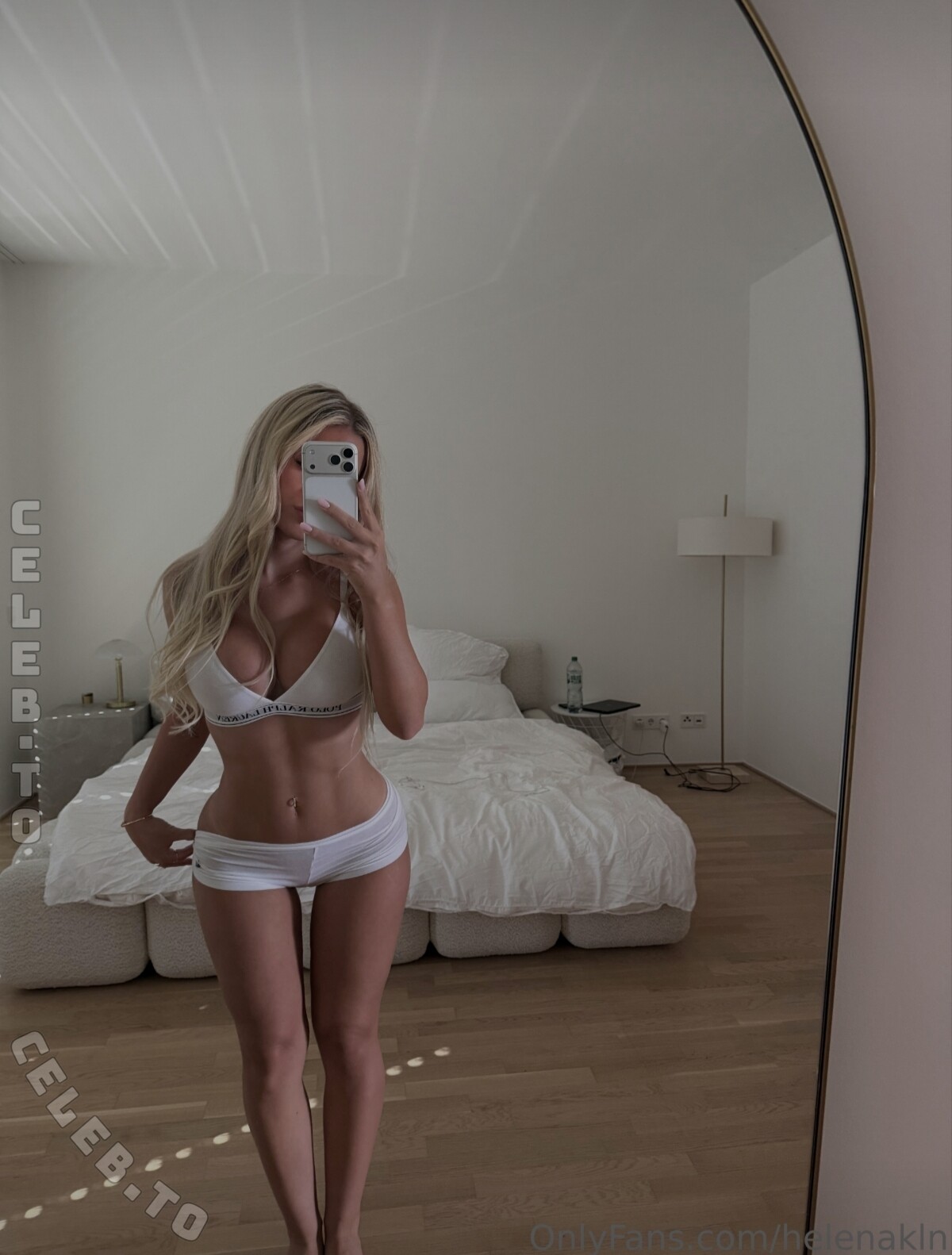 Helenaakln nude photo 2