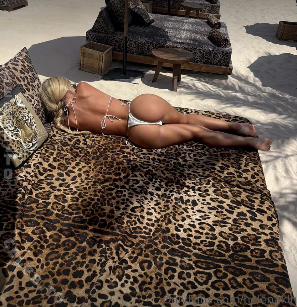 Helenaakln nude photo 2