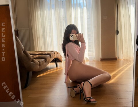 Helenalive nude photo 16