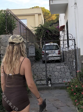 Helenasstoll nude photo 10
