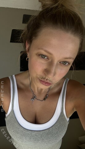 Helenasstoll nude photo 4