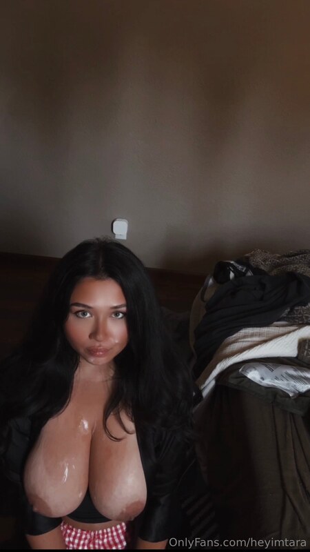 helloimtaratara nude photo 3