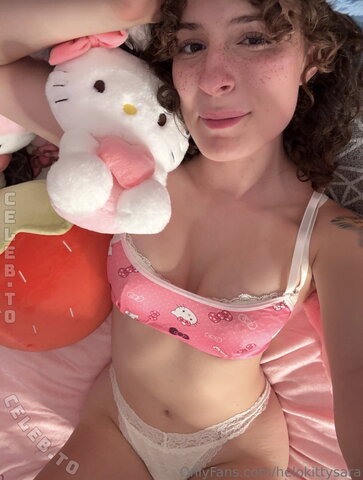 hellokittysara nude photo 17
